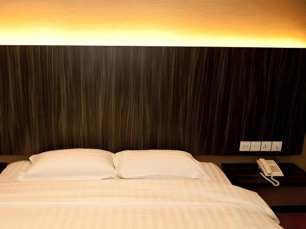 Starz Hotel Kluang Bagian luar foto
