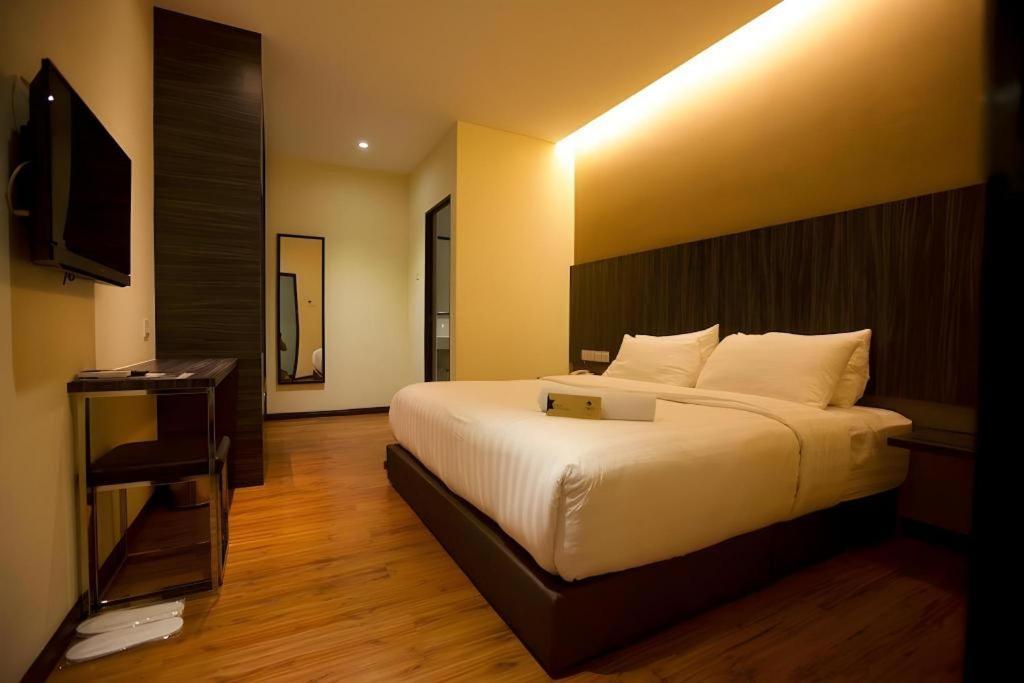 Starz Hotel Kluang Bagian luar foto