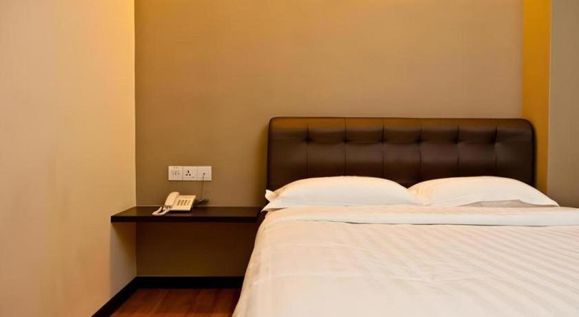 Starz Hotel Kluang Bagian luar foto
