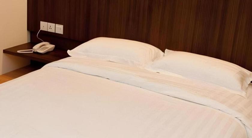 Starz Hotel Kluang Bagian luar foto