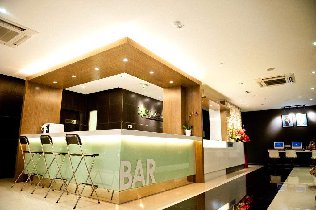Starz Hotel Kluang Bagian luar foto