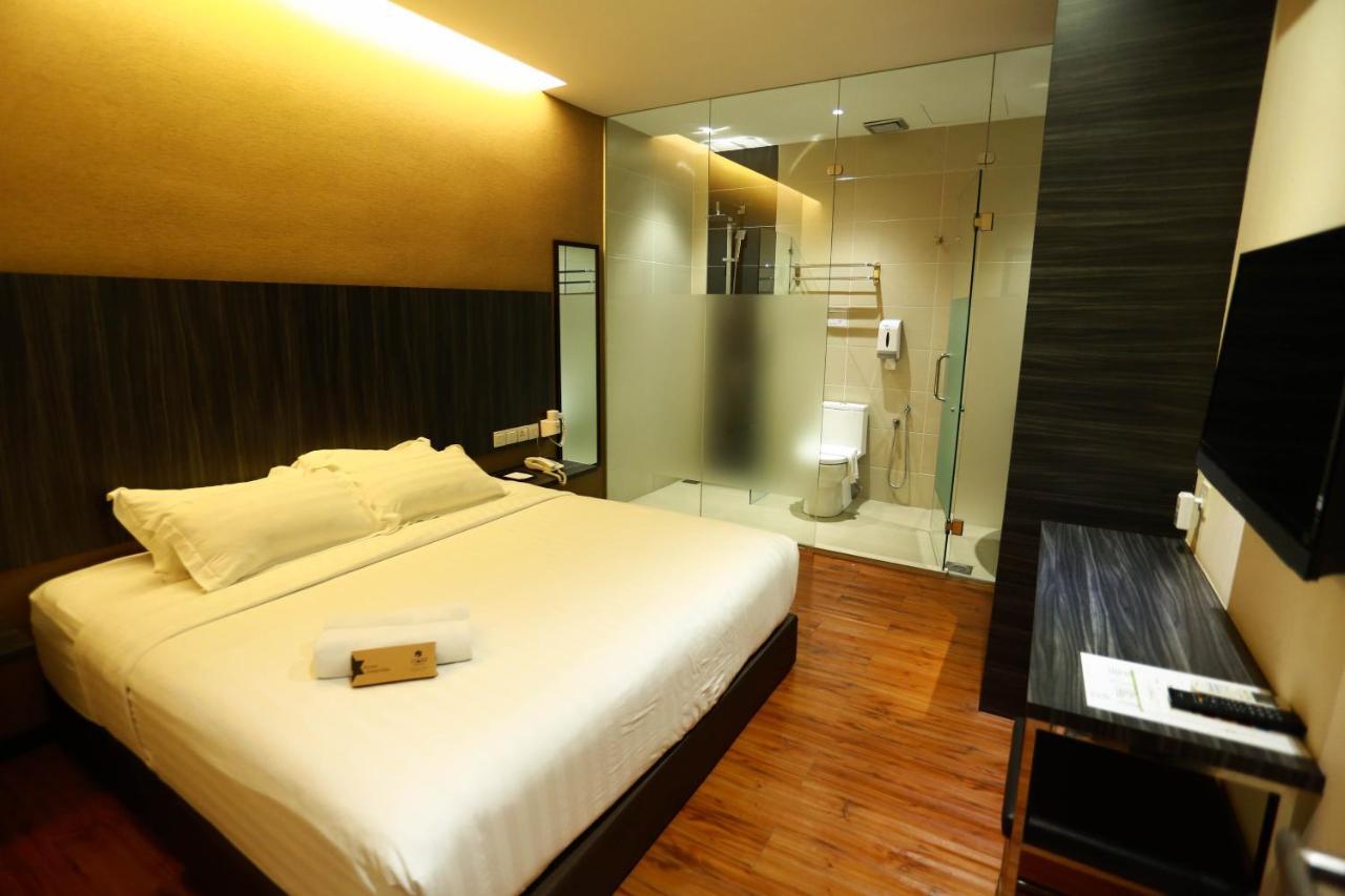 Starz Hotel Kluang Bagian luar foto